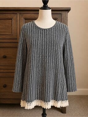 Altar'd State Black and Cream Woven Tassel-Hem Tunic
